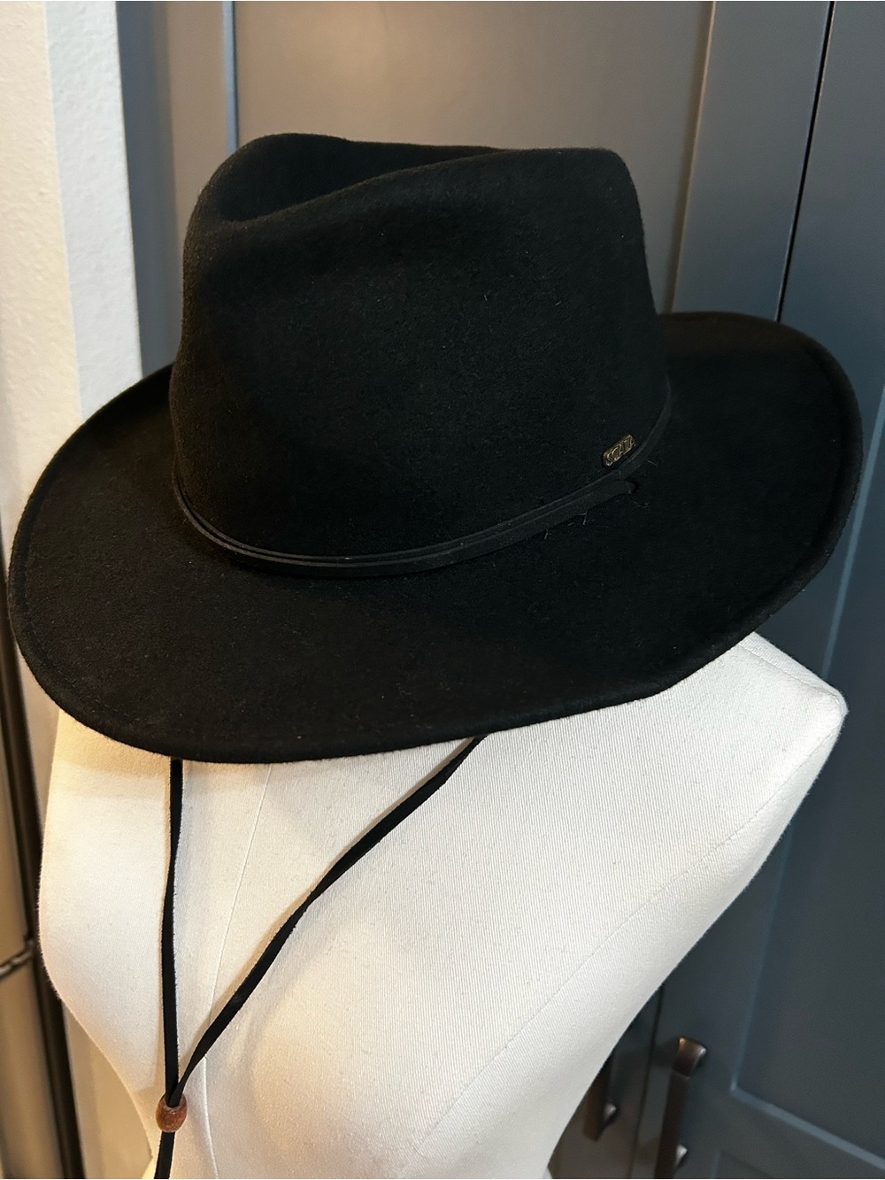 Scala Classico "Everest" Black Wool Felt Western Hat w/Chin Cord - Size L